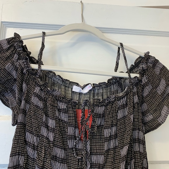 Lush Off The Shoulder Tie Front Romper Medium - Picture 8 of 13